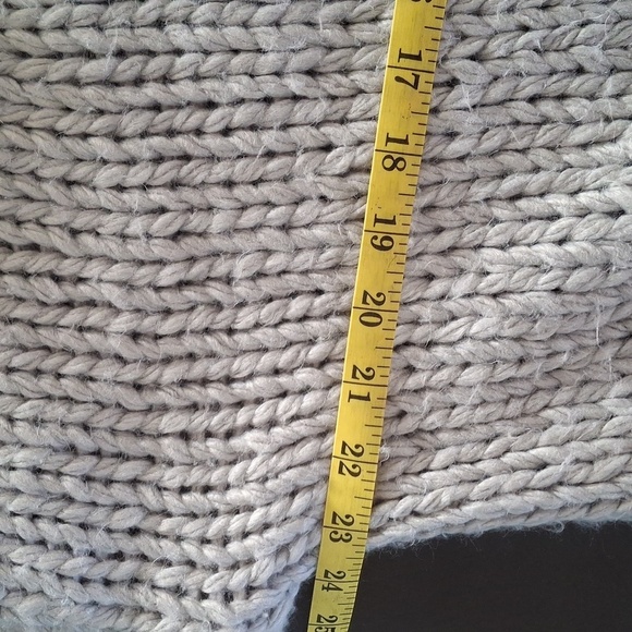 White Fox Boutique Chunky A Little Too Much Knit Cardigan/Grey/ Oversize Sm - Picture 13 of 14